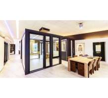 SHOW ROOM